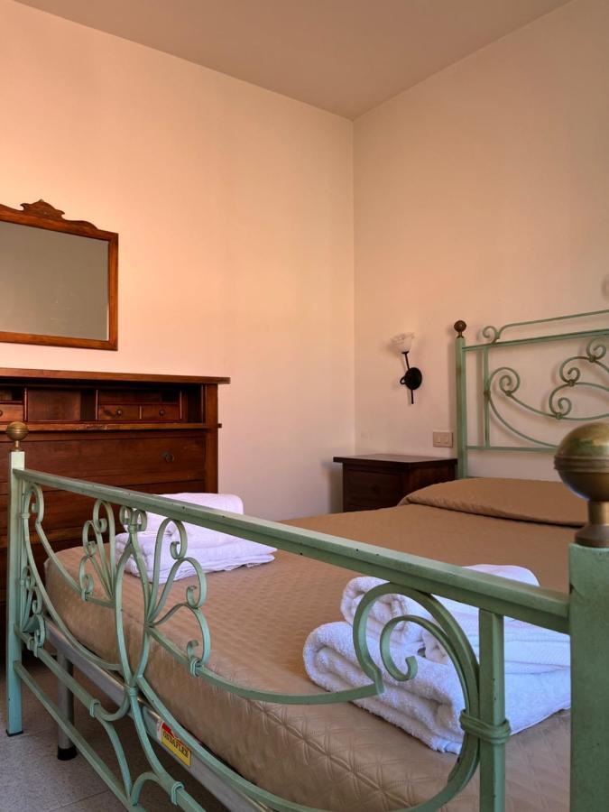 La Casa Di Tonia Appartement La Caletta Buitenkant foto